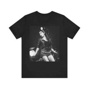 Amy Winehouse Graphics Tee - Hop Hop 90's Retro T-shirt